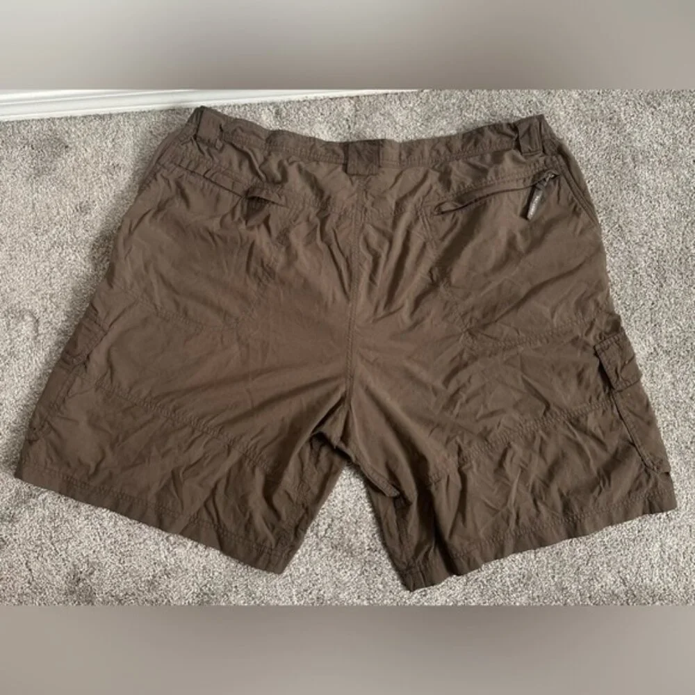 Columbia Mens Titanium Omni Dry Brown Tan Shorts Size XXL Titanium Omni Dry